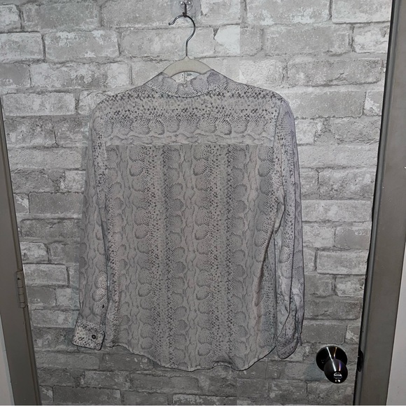 Equipment snake print button down shirt sz XS #B0 - Picture 2 of 4